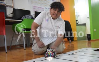 VIDEO. Un talento salteño al mundo: Dylan Gutiérrez competirá en el Mundial de Robótica 2025